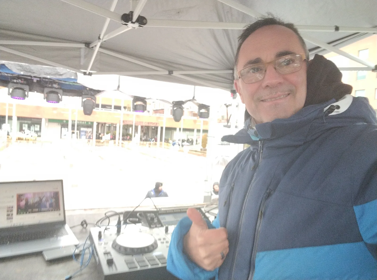 DJ Rafael en evento al aire libre