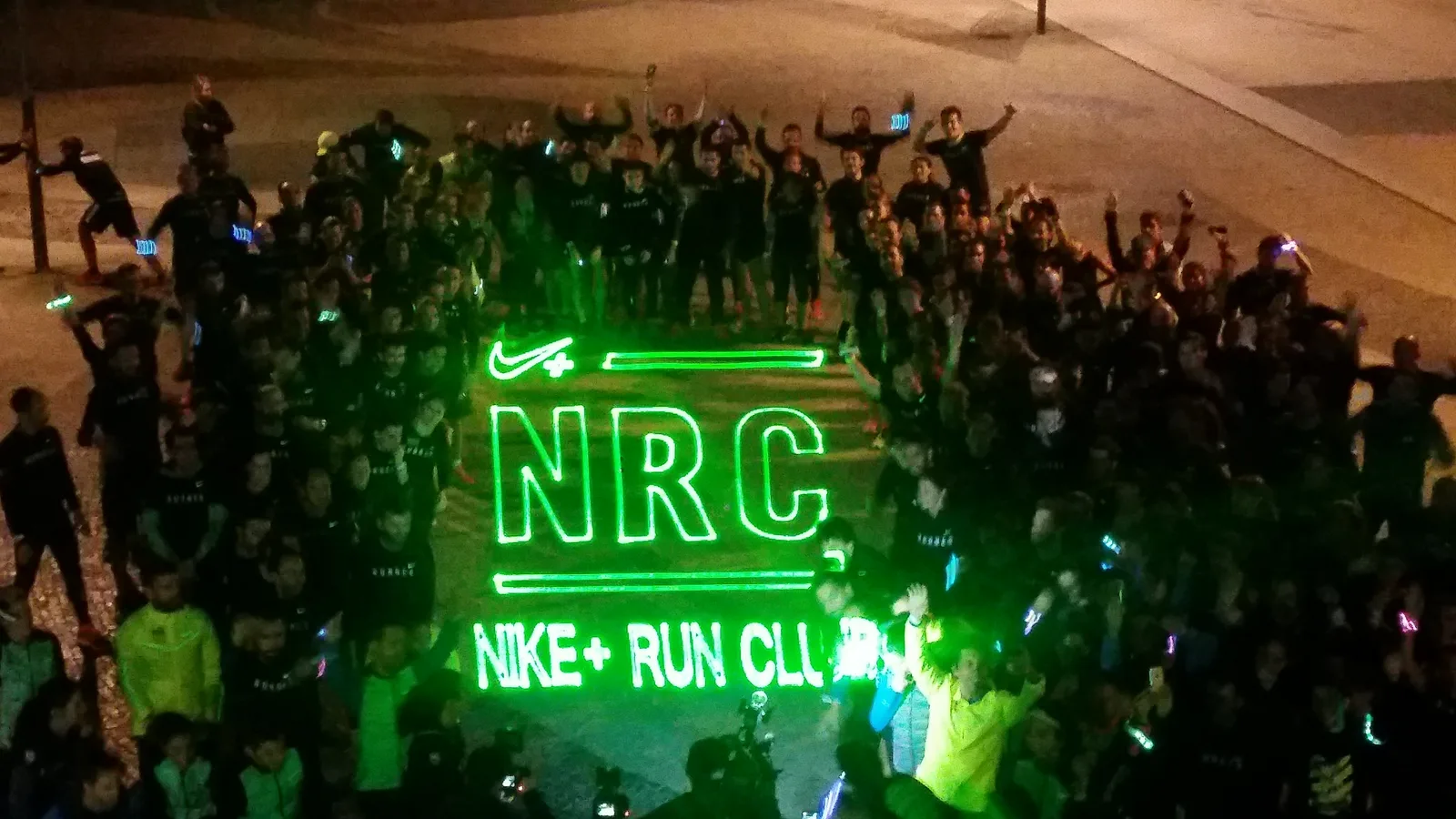 Proyección láser Nike NRC desde el aire